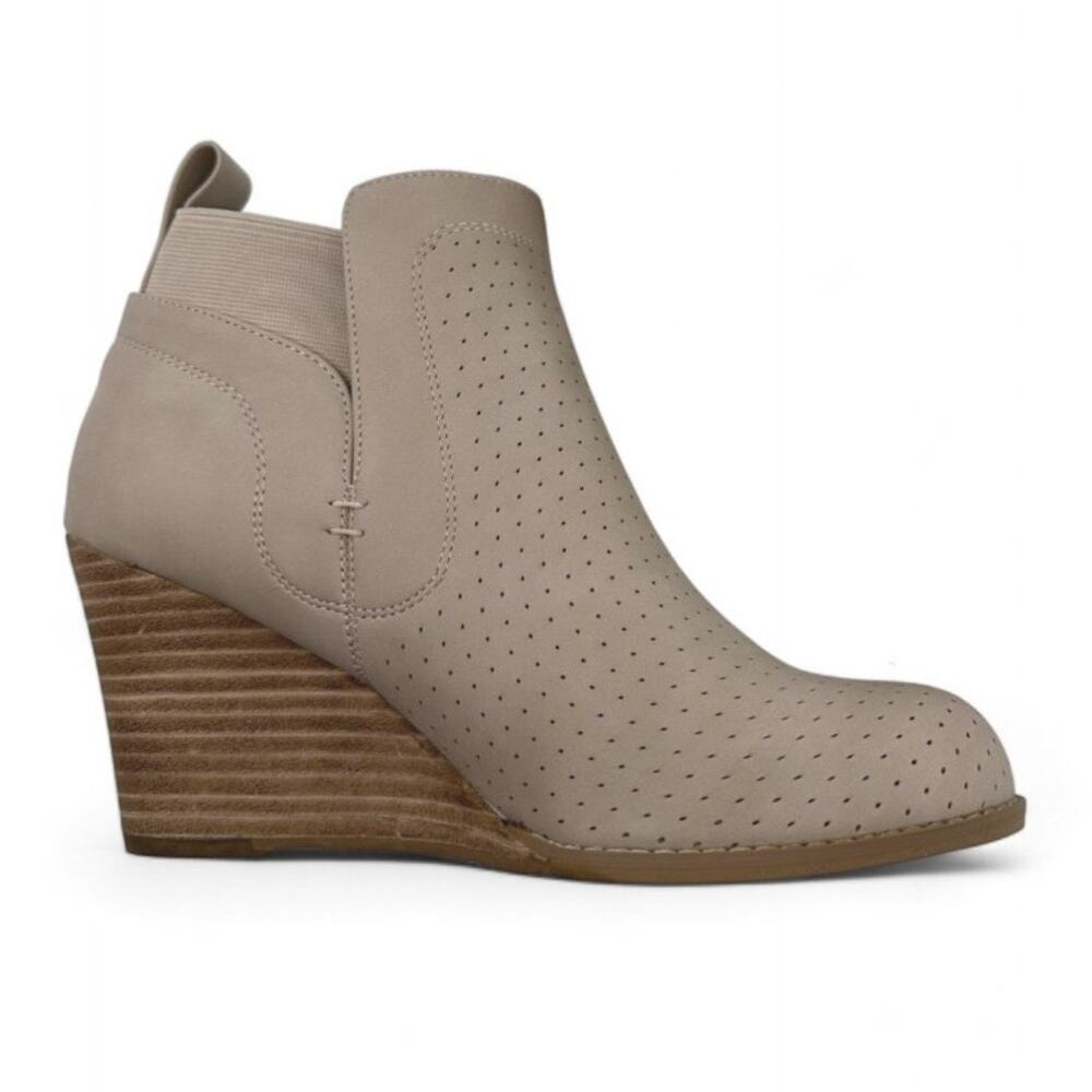 DV by Dolce Vita Gerdy Ankle Bootie Wedge Heel Vegan Leather Beige Womens Size 8
